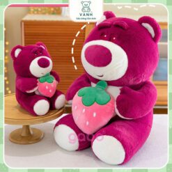 Gấu Bông Lotso Dâu Ôm Quả Dâu Mặt Tròn - Gấu Dâu Lông mịn 5 Gấu Bông Losto Dâu Ôm Quả Dâu Mặt Tròn - Gấu Dâu Lông mịn