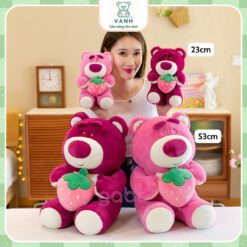 Gấu Bông Lotso Dâu Ôm Quả Dâu Mặt Tròn - Gấu Dâu Lông mịn 2 Gấu Bông Losto Dâu Ôm Quả Dâu Mặt Tròn - Gấu Dâu Lông mịn