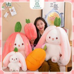 🐰 Gấu Bông Thỏ Trong Quả Dâu & Củ Cà Rốt – Mẫu Quà Tặng Siêu Dễ Thương 4 Gấu Bông Thỏ Trong Quả Dâu