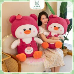 Gấu Bông Vịt Dâu Mặc Yếm Gấu Dâu - Vịt Cosplay Lotso