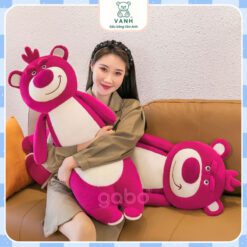 Gấu Bông Gấu Dâu Đứng Dài Lotso, Gối Ôm Gấu Dâu 5 Gấu Bông Gấu Dâu Đứng Dài Lotso, Gối Ôm Gấu Dâu