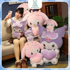 Gấu bông Kuromi Ôm Tim, Melody Ôm Tim Kèm Bịt Mắt Búp Bê 4 Gấu bông Kuromi Ôm Tim, Melody Ôm Tim Kèm Bịt Mắt Búp Bê