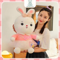 Gấu Bông Thỏ Trắng Đeo Túi Sắc Màu 4 Gấu Bông Thỏ Trắng Đeo Túi Sắc Màu